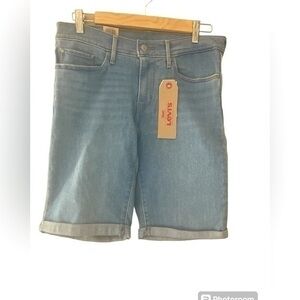 NEW Levi’s Vintage Soft Light Washed Bermuda Cuff Hem Shorts Size 30